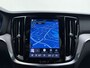Volvo V60 T8 455pk AWD Ultra Dark Performance Edition / 20 Inch / Heico verlaagd / Stylingkit / Schuif-dak / H&K Audio / Getint glas.