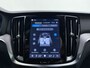 Volvo V60 T8 455pk AWD Ultra Dark Performance Edition / 20 Inch / Heico verlaagd / Stylingkit / Schuif-dak / H&K Audio / Getint glas.