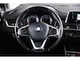 BMW 2-Serie Active Tourer 218i Executive Sport Line - Panormadak - Trekhaak - Elektrische achterklep - PDC voor/achter - Cruise Control - Active Guard - Sportstoelen - Verstelbare achterbank - Armsteun voor -