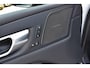 Volvo XC60 T8 AWD 455PK Plug-in Hybrid Ultra Black Edition | HUD | Luchtvering | Panodak | H&K | 360 Camera | 21"LMV | Stoelverwarming