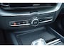 Volvo XC60 T8 AWD 455PK Plug-in Hybrid Ultra Black Edition | HUD | Luchtvering | Panodak | H&K | 360 Camera | 21"LMV | Stoelverwarming
