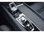 Volvo XC60 T8 AWD 455PK Plug-in Hybrid Ultra Black Edition | HUD | Luchtvering | Panodak | H&K | 360 Camera | 21"LMV | Stoelverwarming