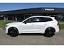Volvo XC60 T8 AWD 455PK Plug-in Hybrid Ultra Black Edition | HUD | Luchtvering | Panodak | H&K | 360 Camera | 21"LMV | Stoelverwarming