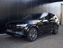 Volvo XC90 2.0 T8 Plug-in hybrid AWD Plus Dark | 7 Persoons | Stuurwiel verwarming | Trekhaak l Schuif- /kantel Pano l 360 cam l 22"