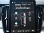 Volvo XC90 2.0 T8 Plug-in hybrid AWD Plus Dark | 7 Persoons | Stuurwiel verwarming | Trekhaak l Schuif- /kantel Pano l 360 cam l 22"