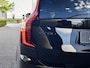 Volvo XC90 2.0 T8 Plug-in hybrid AWD Plus Dark | 7 Persoons | Stuurwiel verwarming | Trekhaak l Schuif- /kantel Pano l 360 cam l 22"