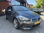 BMW 2-Serie Active Tourer 225xe iPerformance Executive // NAVI // CAMERA // HEAD UP DISPLAY // PANO SCHUIF-KANTEL DAK // CLIMA // CRUISE // STOELVERWARMING //