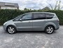 Ford S-Max 2.0-16V | Autom. Airco | Cruise Control | 7 Persoons | LMV | Elekt. Ramen | Trekhaak | APK tot 21-12-2026!