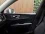 Volvo XC60 T6 AWD Recharge Plus Bright | Trekhaak | Adaptieve Cruise Control Stoelverwarming voor+achter | Stuurwielverwarming | Schuifdak | Parkeercamera | Pilot Assist | Elektrische voorstoelen geheugen | Lederen bekleding | Zitting verlenging voorstoelen | 19 Inch | Google Infotainment | Keyless Drive | Parkeersensoren voor+achter | Privacy Glass | Elektrisch bedienbare achterklep | DAB Radio | Apple Carplay/Android Auto | Draadloos telefoon opladen | Volvo On Call met mobiele App functie | Vapour Grey Metallic |