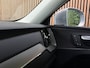 Volvo XC60 T6 AWD Recharge Plus Bright | Trekhaak | Adaptieve Cruise Control Stoelverwarming voor+achter | Stuurwielverwarming | Schuifdak | Parkeercamera | Pilot Assist | Elektrische voorstoelen geheugen | Lederen bekleding | Zitting verlenging voorstoelen | 19 Inch | Google Infotainment | Keyless Drive | Parkeersensoren voor+achter | Privacy Glass | Elektrisch bedienbare achterklep | DAB Radio | Apple Carplay/Android Auto | Draadloos telefoon opladen | Volvo On Call met mobiele App functie | Vapour Grey Metallic |