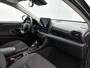 Toyota Yaris 1.5 Hybrid 115 Dynamic Comfort Pack | BTW voertuig | Stoel+stuurverwarming | Dodehoek detectie | Parkeersensoren voor+achter | Draadloze telefoonlader
