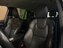 Volvo XC90 T8 AWD Recharge Bright Long Range | Trekhaak | Harman Kardon | 455pk | Adaptieve Cruise Control | Stoelverwarming voor+achter | Stuurwielverwarming | Parkeercamera | Full LED Meesturende koplampen | Pilot Assist | BLIS Dode Hoek Detectie | Elektrische voorstoelen geheugen | Lederen bekleding | Zitting verlenging voorstoelen | 20 Inch | Google Infotainment | Keyless Drive | Privacy Glass | Elektrisch bedienbare achterklep | Geïntegreerd kinderzitje achterin | Verlichte instaplijsten | 7-Persoons | 4-Zone Climate Control | Draadloos telefoon opladen | DAB Radio | Apple Carplay/Android Auto | Volvo On Call met mobiele App functie | Thunder Grey Metallic |