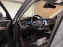 Volvo XC90 T8 AWD Recharge Bright Long Range | Trekhaak | Harman Kardon | 455pk | Adaptieve Cruise Control | Stoelverwarming voor+achter | Stuurwielverwarming | Parkeercamera | Full LED Meesturende koplampen | Pilot Assist | BLIS Dode Hoek Detectie | Elektrische voorstoelen geheugen | Lederen bekleding | Zitting verlenging voorstoelen | 20 Inch | Google Infotainment | Keyless Drive | Privacy Glass | Elektrisch bedienbare achterklep | Geïntegreerd kinderzitje achterin | Verlichte instaplijsten | 7-Persoons | 4-Zone Climate Control | Draadloos telefoon opladen | DAB Radio | Apple Carplay/Android Auto | Volvo On Call met mobiele App functie | Thunder Grey Metallic |