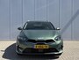 Kia Ceed Sportswagon 1.0 T-GDi DynamicPlusLine stoel- stuurverwarming| Cruise control | Dode hoek | Elektrische achterklep | Half leder | Achterruitrijcamera | Lane assist | Keyless entry | Lichtmetalen velgen |