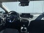 Kia Ceed Sportswagon 1.0 T-GDi DynamicPlusLine stoel- stuurverwarming| Cruise control | Dode hoek | Elektrische achterklep | Half leder | Achterruitrijcamera | Lane assist | Keyless entry | Lichtmetalen velgen |