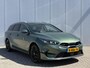Kia Ceed Sportswagon 1.0 T-GDi DynamicPlusLine stoel- stuurverwarming| Cruise control | Dode hoek | Elektrische achterklep | Half leder | Achterruitrijcamera | Lane assist | Keyless entry | Lichtmetalen velgen |