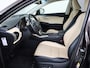 Lexus NX 300h AWD Luxury Line | Dealer Onderhouden | Stoelverwarming | LED-Verlichting | Navigatie | Cruise Control | Lederen Bekleding |