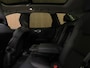 Volvo XC60 T6 AWD Recharge Plus Dark | Harman Kardon | All Season banden | Adaptieve Cruise Control | Stoelverwarming voor+achter | Stuurwielverwarming | Parkeercamera | Standkachel met Volvo On Call App | Full LED Meesturende koplampen | Pilot Assist | Elektrische voorstoelen geheugen | Lederen bekleding | Zitting verlenging voorstoelen | Schuifdak | Parkeercamera | Google Infotainment | 19 Inch | Keyless Drive | Parkeersensoren voor+achter | Privacy Glass | DAB Radio | Apple Carplay/Android Auto | Draadloos telefoon opladen | Volvo On Call met mobiele App functie | Denim Blue Metallic |