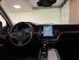 Volvo XC60 T6 AWD Recharge Plus Dark | Harman Kardon | All Season banden | Adaptieve Cruise Control | Stoelverwarming voor+achter | Stuurwielverwarming | Parkeercamera | Standkachel met Volvo On Call App | Full LED Meesturende koplampen | Pilot Assist | Elektrische voorstoelen geheugen | Lederen bekleding | Zitting verlenging voorstoelen | Schuifdak | Parkeercamera | Google Infotainment | 19 Inch | Keyless Drive | Parkeersensoren voor+achter | Privacy Glass | DAB Radio | Apple Carplay/Android Auto | Draadloos telefoon opladen | Volvo On Call met mobiele App functie | Denim Blue Metallic |