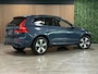 Volvo XC60 T6 AWD Recharge Plus Dark | Harman Kardon | All Season banden | Adaptieve Cruise Control | Stoelverwarming voor+achter | Stuurwielverwarming | Parkeercamera | Standkachel met Volvo On Call App | Full LED Meesturende koplampen | Pilot Assist | Elektrische voorstoelen geheugen | Lederen bekleding | Zitting verlenging voorstoelen | Schuifdak | Parkeercamera | Google Infotainment | 19 Inch | Keyless Drive | Parkeersensoren voor+achter | Privacy Glass | DAB Radio | Apple Carplay/Android Auto | Draadloos telefoon opladen | Volvo On Call met mobiele App functie | Denim Blue Metallic |