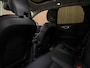 Volvo XC60 T6 AWD Recharge Plus Dark | Harman Kardon | All Season banden | Adaptieve Cruise Control | Stoelverwarming voor+achter | Stuurwielverwarming | Parkeercamera | Standkachel met Volvo On Call App | Full LED Meesturende koplampen | Pilot Assist | Elektrische voorstoelen geheugen | Lederen bekleding | Zitting verlenging voorstoelen | Schuifdak | Parkeercamera | Google Infotainment | 19 Inch | Keyless Drive | Parkeersensoren voor+achter | Privacy Glass | DAB Radio | Apple Carplay/Android Auto | Draadloos telefoon opladen | Volvo On Call met mobiele App functie | Denim Blue Metallic |