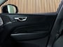 Volvo XC60 T6 AWD Recharge Plus Dark | Harman Kardon | All Season banden | Adaptieve Cruise Control | Stoelverwarming voor+achter | Stuurwielverwarming | Parkeercamera | Standkachel met Volvo On Call App | Full LED Meesturende koplampen | Pilot Assist | Elektrische voorstoelen geheugen | Lederen bekleding | Zitting verlenging voorstoelen | Schuifdak | Parkeercamera | Google Infotainment | 19 Inch | Keyless Drive | Parkeersensoren voor+achter | Privacy Glass | DAB Radio | Apple Carplay/Android Auto | Draadloos telefoon opladen | Volvo On Call met mobiele App functie | Denim Blue Metallic |