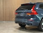 Volvo XC60 T6 AWD Recharge Plus Dark | Harman Kardon | All Season banden | Adaptieve Cruise Control | Stoelverwarming voor+achter | Stuurwielverwarming | Parkeercamera | Standkachel met Volvo On Call App | Full LED Meesturende koplampen | Pilot Assist | Elektrische voorstoelen geheugen | Lederen bekleding | Zitting verlenging voorstoelen | Schuifdak | Parkeercamera | Google Infotainment | 19 Inch | Keyless Drive | Parkeersensoren voor+achter | Privacy Glass | DAB Radio | Apple Carplay/Android Auto | Draadloos telefoon opladen | Volvo On Call met mobiele App functie | Denim Blue Metallic |