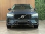Volvo XC60 T6 AWD Recharge Plus Dark | Harman Kardon | All Season banden | Adaptieve Cruise Control | Stoelverwarming voor+achter | Stuurwielverwarming | Parkeercamera | Standkachel met Volvo On Call App | Full LED Meesturende koplampen | Pilot Assist | Elektrische voorstoelen geheugen | Lederen bekleding | Zitting verlenging voorstoelen | Schuifdak | Parkeercamera | Google Infotainment | 19 Inch | Keyless Drive | Parkeersensoren voor+achter | Privacy Glass | DAB Radio | Apple Carplay/Android Auto | Draadloos telefoon opladen | Volvo On Call met mobiele App functie | Denim Blue Metallic |
