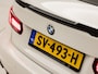 BMW 3-Serie 318i M Sport Shadow Automaat (SCHUIFDAK, M PAKKET, GROOT NAVI, VIRTUAL COCKPIT, LEDER, STOELVERWARMING, SPORTSTOELEN, GETINT GLAS, PARKEERSENSOREN, NIEUWSTAAT)