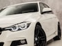 BMW 3-Serie 318i M Sport Shadow Automaat (SCHUIFDAK, M PAKKET, GROOT NAVI, VIRTUAL COCKPIT, LEDER, STOELVERWARMING, SPORTSTOELEN, GETINT GLAS, PARKEERSENSOREN, NIEUWSTAAT)