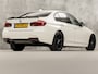 BMW 3-Serie 318i M Sport Shadow Automaat (SCHUIFDAK, M PAKKET, GROOT NAVI, VIRTUAL COCKPIT, LEDER, STOELVERWARMING, SPORTSTOELEN, GETINT GLAS, PARKEERSENSOREN, NIEUWSTAAT)