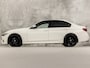 BMW 3-Serie 318i M Sport Shadow Automaat (SCHUIFDAK, M PAKKET, GROOT NAVI, VIRTUAL COCKPIT, LEDER, STOELVERWARMING, SPORTSTOELEN, GETINT GLAS, PARKEERSENSOREN, NIEUWSTAAT)