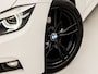 BMW 3-Serie 318i M Sport Shadow Automaat (SCHUIFDAK, M PAKKET, GROOT NAVI, VIRTUAL COCKPIT, LEDER, STOELVERWARMING, SPORTSTOELEN, GETINT GLAS, PARKEERSENSOREN, NIEUWSTAAT)