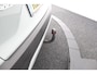 Toyota Corolla Cross Hybrid 200 Style | Leder - stof bekleding | Trekhaak | Stoelverwarming | Parkeer sensoren |