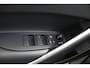 Toyota Corolla Cross Hybrid 200 Style | Leder - stof bekleding | Trekhaak | Stoelverwarming | Parkeer sensoren |