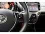 Toyota Aygo 1.0 VVT-i x-play AUTOMAAT rood
