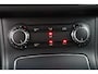 Mercedes-Benz B-klasse 180 Family Edition | AUTOMAAT | Lederlook | Night-pakket | Connect Me Navigatie |