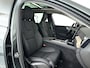 Volvo XC60 T6 Plug-in hybrid AWD Ultra Dark | Panoramadak | 360° camera | Luchtvering | Head-up display | Harman Kardon | Stoel- en stuurverwarming | Trekhaak