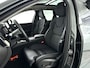 Volvo XC60 T6 Plug-in hybrid AWD Ultra Dark | Panoramadak | 360° camera | Luchtvering | Head-up display | Harman Kardon | Stoel- en stuurverwarming | Trekhaak