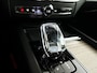 Volvo XC60 T6 Plug-in hybrid AWD Ultra Dark | Panoramadak | 360° camera | Luchtvering | Head-up display | Harman Kardon | Stoel- en stuurverwarming | Trekhaak