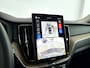 Volvo XC60 T6 Plug-in hybrid AWD Ultra Dark | Panoramadak | 360° camera | Luchtvering | Head-up display | Harman Kardon | Stoel- en stuurverwarming | Trekhaak