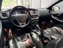 Volvo V40 2.0 T5 R-Design | Bursting Blue | 19 Inch Polestar | Trekhaak | Stoelverwarming | Camera | Getint Glas