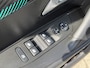 Peugeot e-2008 BWJ 10-2021 | SOH 88,1% EV 136PK Allure 50 kWh | CLIMA | CARPLAY | LEDER/STOF | PDC | STOELVERW | 17'' LMV |