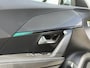 Peugeot e-2008 BWJ 10-2021 | SOH 88,1% EV 136PK Allure 50 kWh | CLIMA | CARPLAY | LEDER/STOF | PDC | STOELVERW | 17'' LMV |