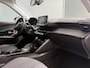 Peugeot e-2008 BWJ 10-2021 | SOH 88,1% EV 136PK Allure 50 kWh | CLIMA | CARPLAY | LEDER/STOF | PDC | STOELVERW | 17'' LMV |