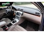 Volkswagen Passat Variant 2.0 TDI Highline export | schuifdak | leder | stoelerwarming | trekhaak |