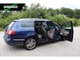 Volkswagen Passat Variant 2.0 TDI Highline export | schuifdak | leder | stoelerwarming | trekhaak |