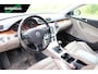 Volkswagen Passat Variant 2.0 TDI Highline export | schuifdak | leder | stoelerwarming | trekhaak |
