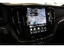 Volvo XC60 2.0 T8 Plug-in hybrid AWD Ultra Dark | Schuif- kanteldak | Trekhaak | Harman Kardon