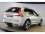 Volvo XC60 2.0 T8 Plug-in hybrid AWD Ultra Dark | Schuif- kanteldak | Trekhaak | Harman Kardon